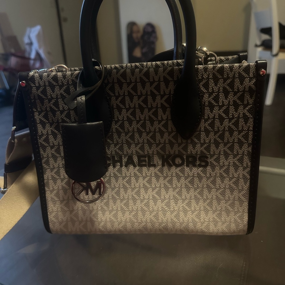 Michael Kors Black and Cream Mini Bag - Picture 2 of 8
